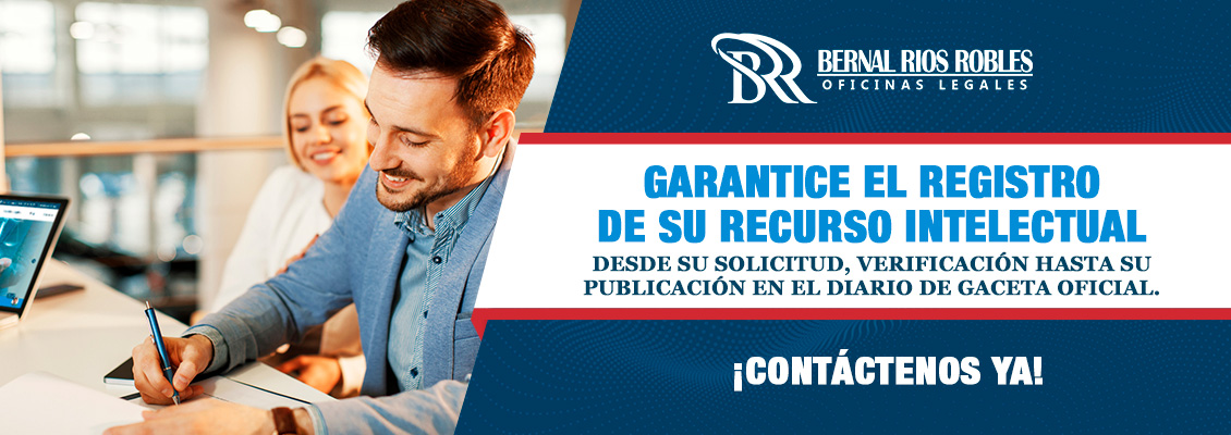 Abogados Realizando Proceso de Inscripción de Marcas y Diseños Industriales