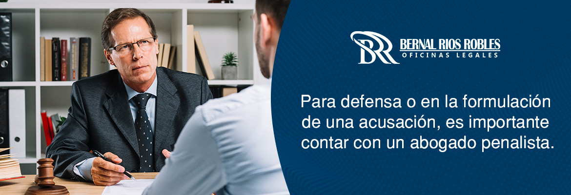 Abogado Penalista Atiende Necesidad de Cliente para Defensa o Acusación