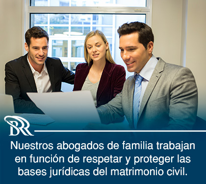 Pareja con Abogado de Familia en Matrimonio Civil en Costa Rica