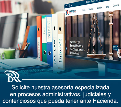 Computadora Muestra Sitio Web Abogados en Administración Pública