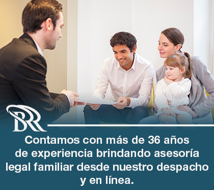 Abogado de Familia en Asesoría Legal Familiar con una Pareja e Hija