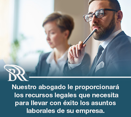 Abogado Especialista en Derecho Laboral Asesorando